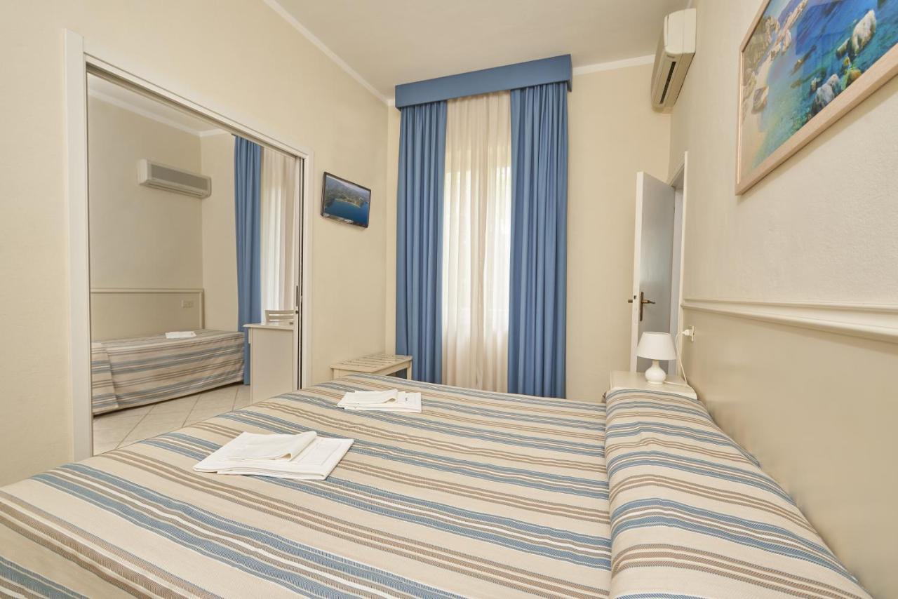 Hotel Villa Rodriguez Capoliveri  Bagian luar foto